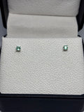 Topitos Verde Claro — 3 mm en plata 925 con esmeralda natural colombiana